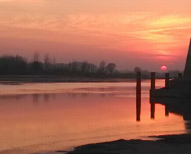 三等獎 十公司 李學(xué)金 長河落日圓.jpg